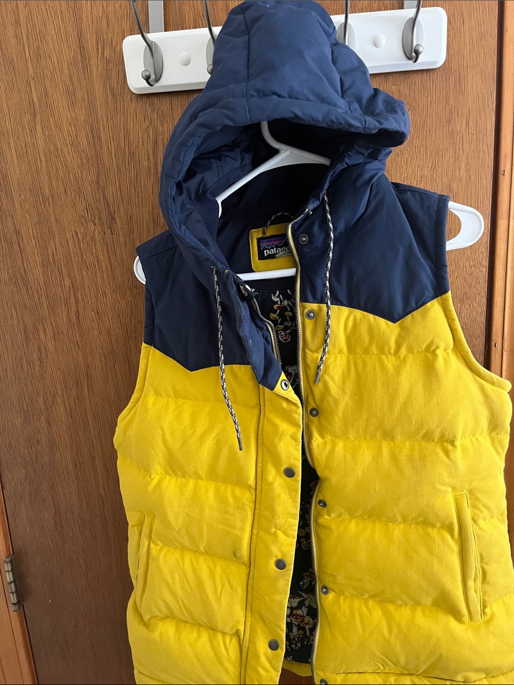 Patagonia womens Yellow and Navy Colorblock Puffer Vest - Picture 4 of 4